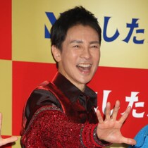 【武道館は興奮のウズ】郷ひろみ70歳が70曲を熱唱！「ひろみ、長生きしてねー！」歓声に笑顔で…