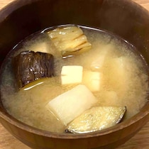 ナスの味噌汁が“黒くなる”問題を解消する調理の工夫とは？