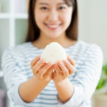 忙しい朝にやってられない！爆速でできる“握らない”おにぎりの作り方