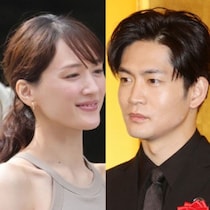 綾瀬はるかと松下洸平が登壇した「ユニクロ」記者会見動画で気になる「2人のリアル身長差」