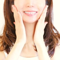 「シートパックで“おばあちゃん的ほうれい線”が消える」説は本当か！専門医がズバリ回答／美容整形「令和のリアル」