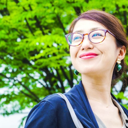 メガネでメイクする時代!かけるだけで“美人見え”するメガネの選び方