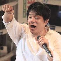 【FNS歌謡祭】ASKAが魅せた！マイクの位置の遠さに痛感させられた「持ち歌」に対する気迫の大事さ