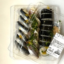 【コストコ】光りもの好きにはたまらない「青物3種寿司」が良心的価格で大満足だった件