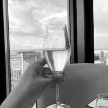 【リレーエッセイ「ラブレター from 酒場」】高級飲食店／スズキナオ