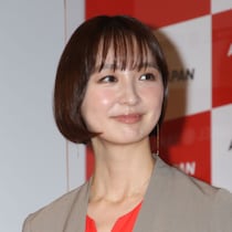 篠田麻里子 今も尾を引く“あの騒動”の深刻後遺症…「指原莉乃との絶縁報道」「神7なのに紅白落選」