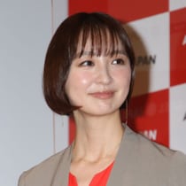 篠田麻里子 今も尾を引く“あの騒動”の深刻後遺症…「指原莉乃との絶縁報道」「神7なのに紅白落選」