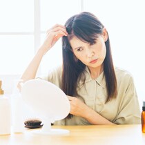 増加に繋がるNG食材も！気になる女性の「白髪」はこの食材でくい止める