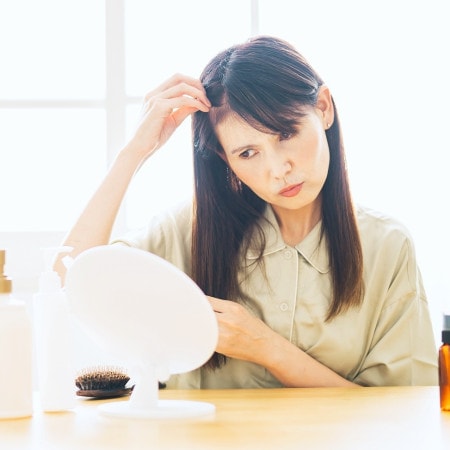 増加に繋がるNG食材も！気になる女性の「白髪」はこの食材でくい止める