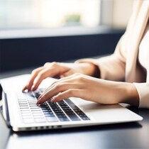 後輩から「話しかけにくい」と思われる40代女性の“魔のムード”