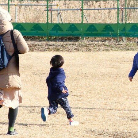 寒い日でも頑張れる!ワンオペでも乗り切れる“冬の公園遊び”のアイデアとは?