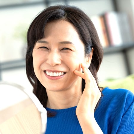 急激に老化する50~60代こそ手に入れたい“年齢に特化”したコスメ3選