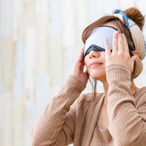 休息の質を変える！疲れた目元を癒やす「ホットアイマスク」活用法
