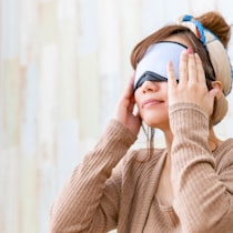 休息の質を変える！疲れた目元を癒やす「ホットアイマスク」活用法