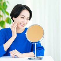 50歳からの「肌作り」のコツは“攻め過ぎない”ケアにあった！