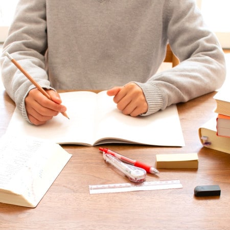 不登校の中学時代を経て今では“令和のドラえもん”になった経営者の教育哲学とは？