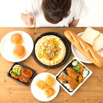 PMS期の“ドカ食い”を罪悪感ゼロで乗り切るための「心の処方箋」