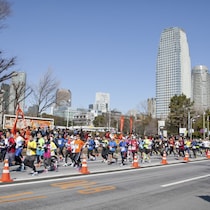 東京マラソン「3.5時間切り」で交際成立！元アイドルをソノ気にさせた撮影者の“まさかの正体”