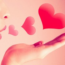 【12星座別・恋愛運】「双子座」の女性にとっての恋愛は駆け引きのゲーム？