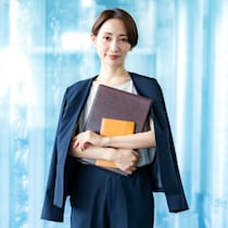 【12星座別・恋愛運】「山羊座」の女性はバリキャリで“結婚しないオンナ”だった！