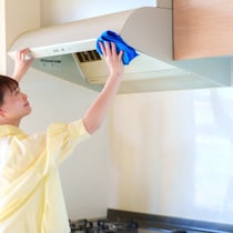 油汚れは気温を味方につけて落とす！「換気扇の大掃除」は5月がオススメなワケ