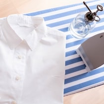 ブラウスがシワだらけ……夏の朝のゆとりをつくる“アイロンいらずの服選び”