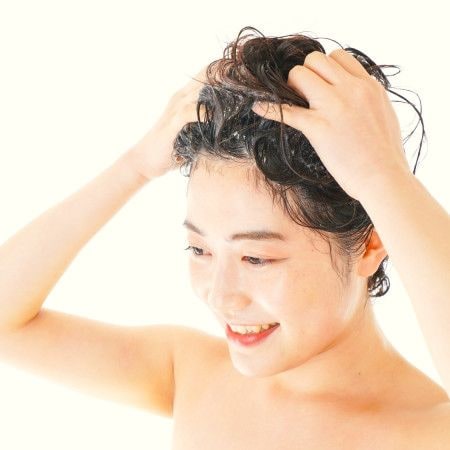 髪のパサつきを未然に防ぐ! 「夏仕様」のシャンプーに切り替えるタイミング