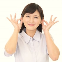頭が冴え渡る！デスクワークの合間の「耳もみ」ストレッチはなぜ効果的なの？