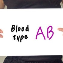 【血液型別“あるある”】AB型女性は実は甘えたがりって本当？
