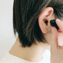 猛暑下の密閉型イヤホンは「耳カビ」「外耳炎」などのリスクがあるってホント？