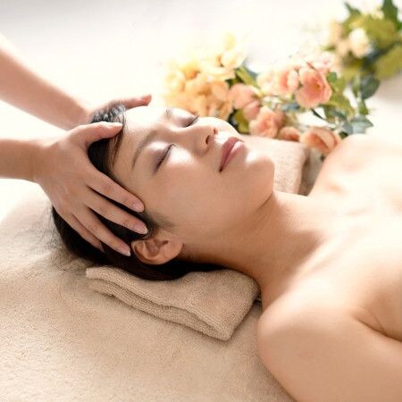 「ヘッドスパ」の魅力とは？頭を触るだけで髪以外にもびっくり効果が！