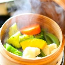 食中毒シーズンでも安心！ダイエット美女が週5で食べる「せいろ蒸し」の効果