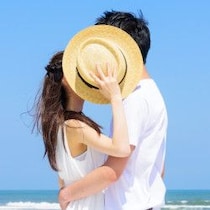 “ひと夏の恋”を繰り返す40代の女性ってこんなタイプかも！
