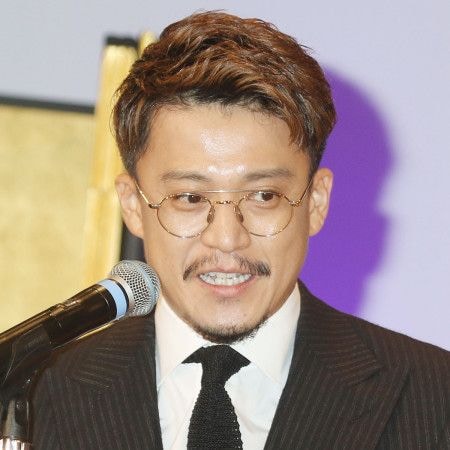 「演技はコミュニケーション」小栗旬がUTAに贈ったアドバイスに見え隠れする松本潤との“距離”