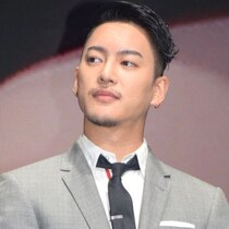 三山凌輝 6歳年上既婚者で母の元宝塚女優・花乃まりあとの密会報道に「驚かないけど早すぎ」の総ツッコミ