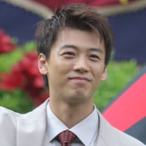 竹内涼真のきょうだい愛がすごい…弟・唯人の恋人にぐいぐい、妹・ほのかの彼氏はフットサルで“チェック”
