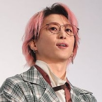 Snow Man佐久間大介も本番中に涙…「世界一ブスです」と悩む女性への“レジェンド歌手の言葉”が大注目