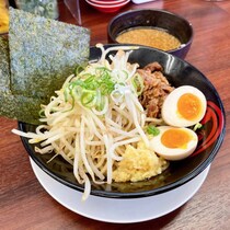 【潜入実食ガチレポ】背脂つけ汁とおろし生姜のスッキリ感が絶妙のバランス！魁力屋「生姜醤油肉つけ麺」で活力がみなぎった