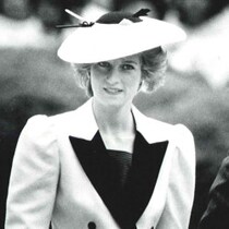 英王室メーガン妃が袋叩きに！ダイアナ元妃「パリの事故死現場」で「下品な振る舞い」敬意は口だけだった