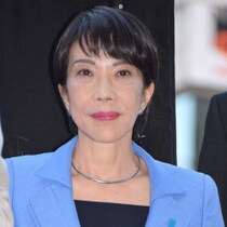 高市早苗の会見でNHKと日本テレビのマイクが拾った「支持率下げてやる」暴言記者の「所属と名前」慌てて動画削除したけど…