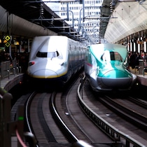 SixTONESの楽曲をたった10日で使用中止に追い込んだ「新幹線ホーム」迷惑鉄道マニアの「超危険な動き」