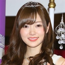 乃木坂46・白石麻衣の美貌にサッカー日本代表や「桐谷さん」もメロメロ