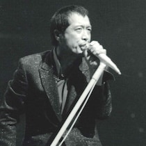 矢沢永吉を「無冠の帝王」へと引きずり下ろす「小田和正と松田聖子の脅威」歴代最年長も最多も…