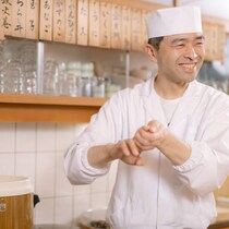 「M-1」優勝候補エバースが料理漫画家を激怒させた「寿司の板前ネタ」俗説問題