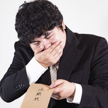 退職代行「モームリ」家宅捜索で明かされた「退職したら損害賠償請求する」自殺者まで出した恫喝企業の実例「弁護士法」と「労働基準法」に殺される！