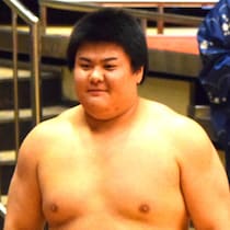 名古屋場所の「台風の目」新入幕・草野が愚痴をこぼす「兄弟子にぜんぜん勝てなくて調子悪い」伊勢ケ浜部屋事情