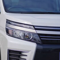 トヨタ新型「ヴォクシー」改良ポイントと「人気すぎる納期事情」