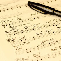 AI秋元康VSリアル秋元康「AKB48新曲作り対決」でとっても気になる「AI秋元康の作詞印税は誰のもの？」