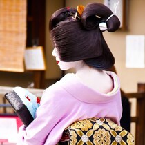 江戸時代の「ハロウィンみたいなコスプレ珍商売」太った中年男が女装して変なポーズを作る「お万が飴」は風営法違反だった