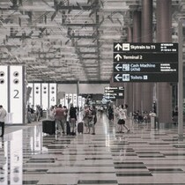 「年会費だけ払ってこれじゃ意味ねーよ！」空港プライオリティ・パスが「ゴミ特典」に落ちた「ラウンジ難民」の怒髪天